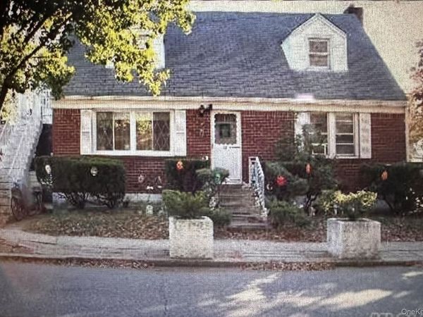 62 Ash Street , Valley Stream, NY 11580