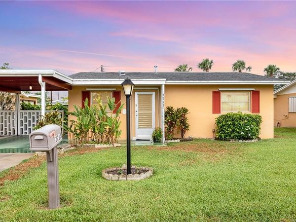 2213 Orchid RD , LEHIGH ACRES, FL 33936