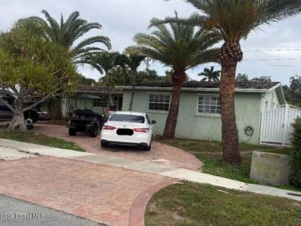 8521 NW 185th Terrace , Hialeah, FL 33015