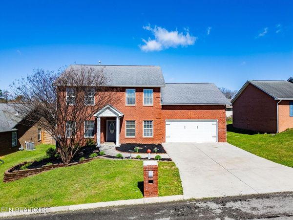 6717 Casa Bella Drive, Knoxville, TN 37918