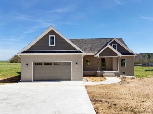 8246 AEDC RD , Estill Springs, TN 37330