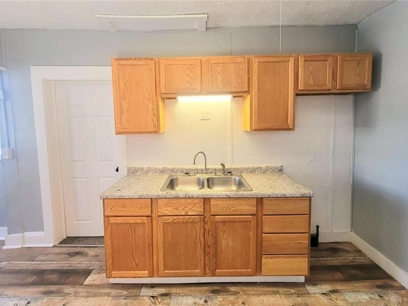 550 E Rose Street, Springfield, OH 45505 Photo 10