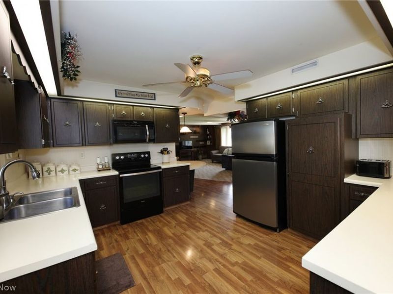 268 Kingsview Drive, Weirton, WV 26062 Photo 10