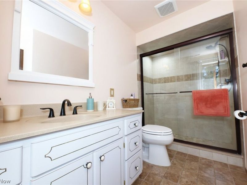 268 Kingsview Drive, Weirton, WV 26062 Photo 17