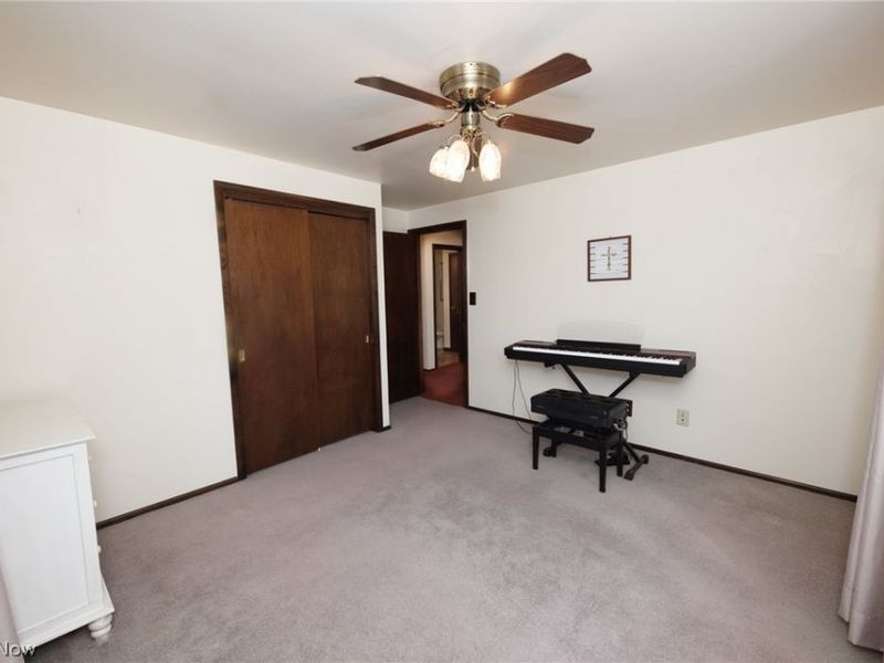 268 Kingsview Drive, Weirton, WV 26062 Photo 21