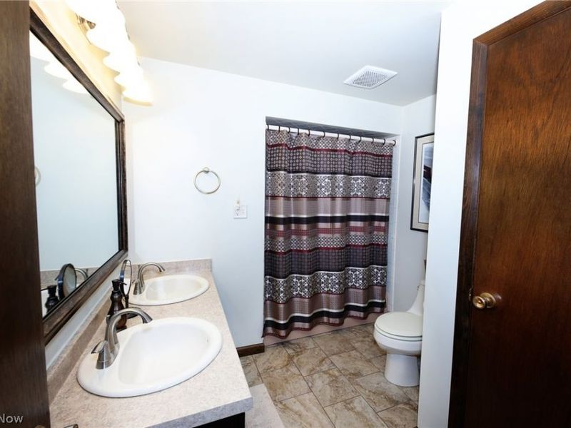 268 Kingsview Drive, Weirton, WV 26062 Photo 23