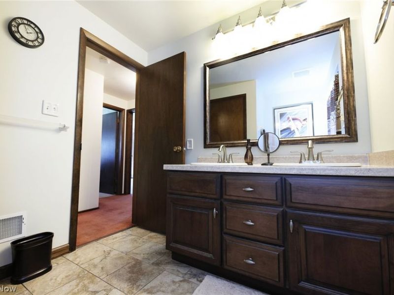 268 Kingsview Drive, Weirton, WV 26062 Photo 24