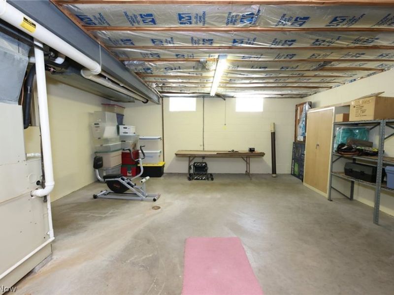 268 Kingsview Drive, Weirton, WV 26062 Photo 32