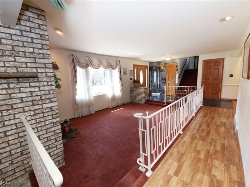 268 Kingsview Drive, Weirton, WV 26062 Photo 6