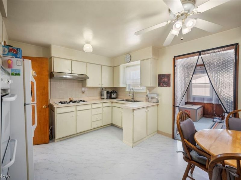 13019 Darlington Avenue, Garfield Heights, OH 44125 Photo 11