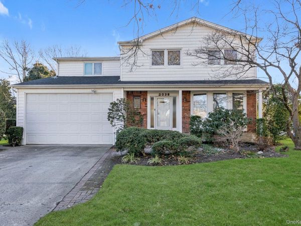 2038 Berfond Court , Merrick, NY 11566