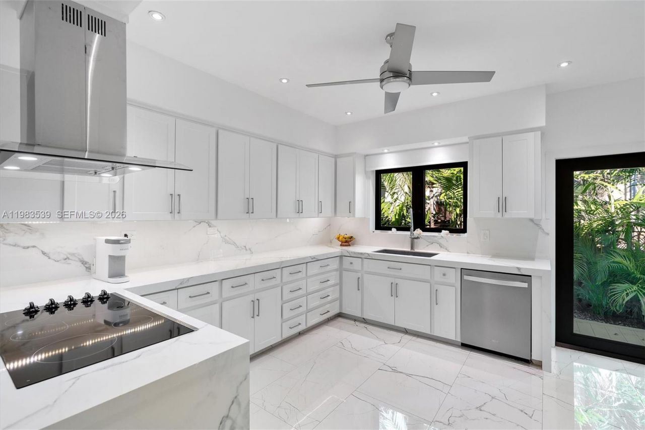 641 Island Rd, Miami, FL 33137 Photo