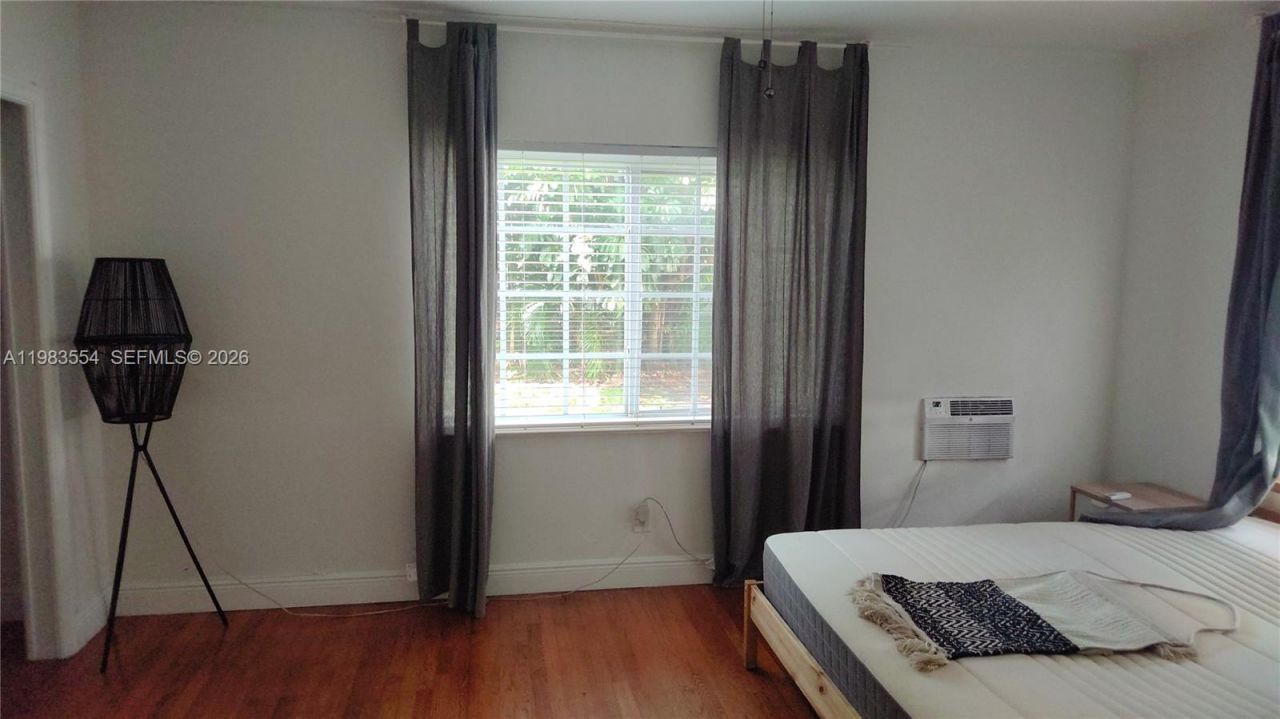 233 Madeira Ave, Unit 1, Coral Gables, FL 33134 Photo