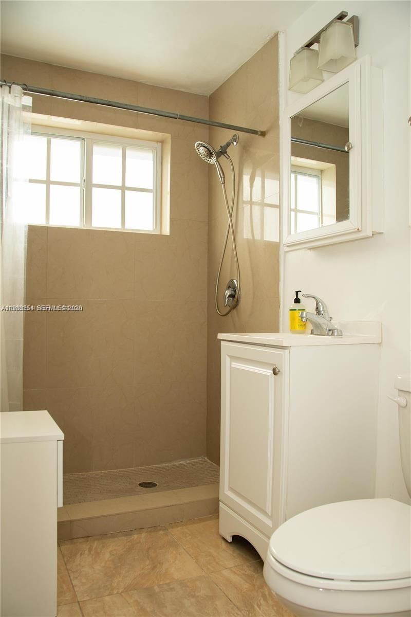 233 Madeira Ave, Unit 1, Coral Gables, FL 33134 Photo