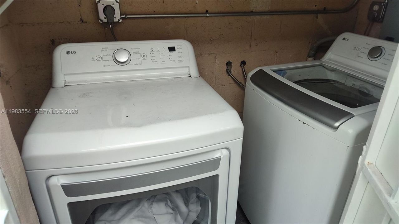 233 Madeira Ave, Unit 1, Coral Gables, FL 33134 Photo