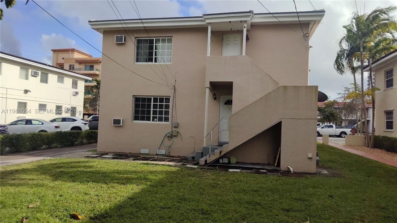 233 Madeira Ave, Unit 1, Coral Gables, FL 33134 Photo