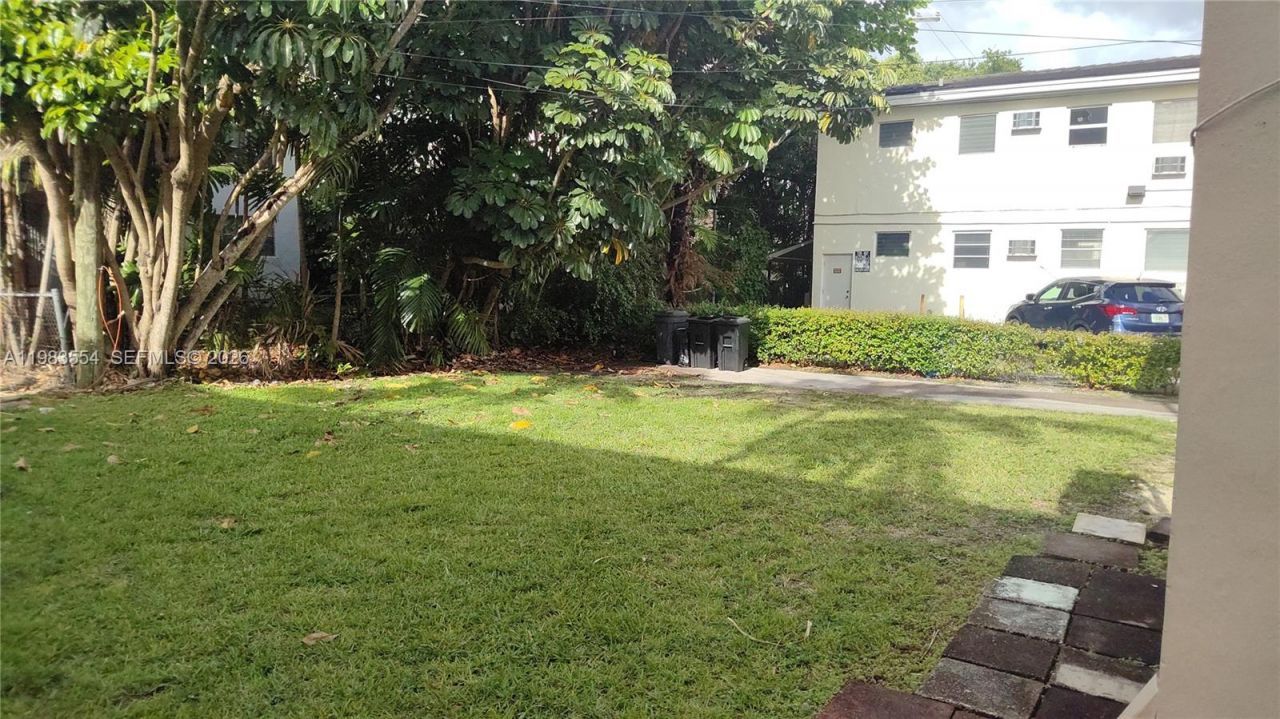 233 Madeira Ave, Unit 1, Coral Gables, FL 33134 Photo