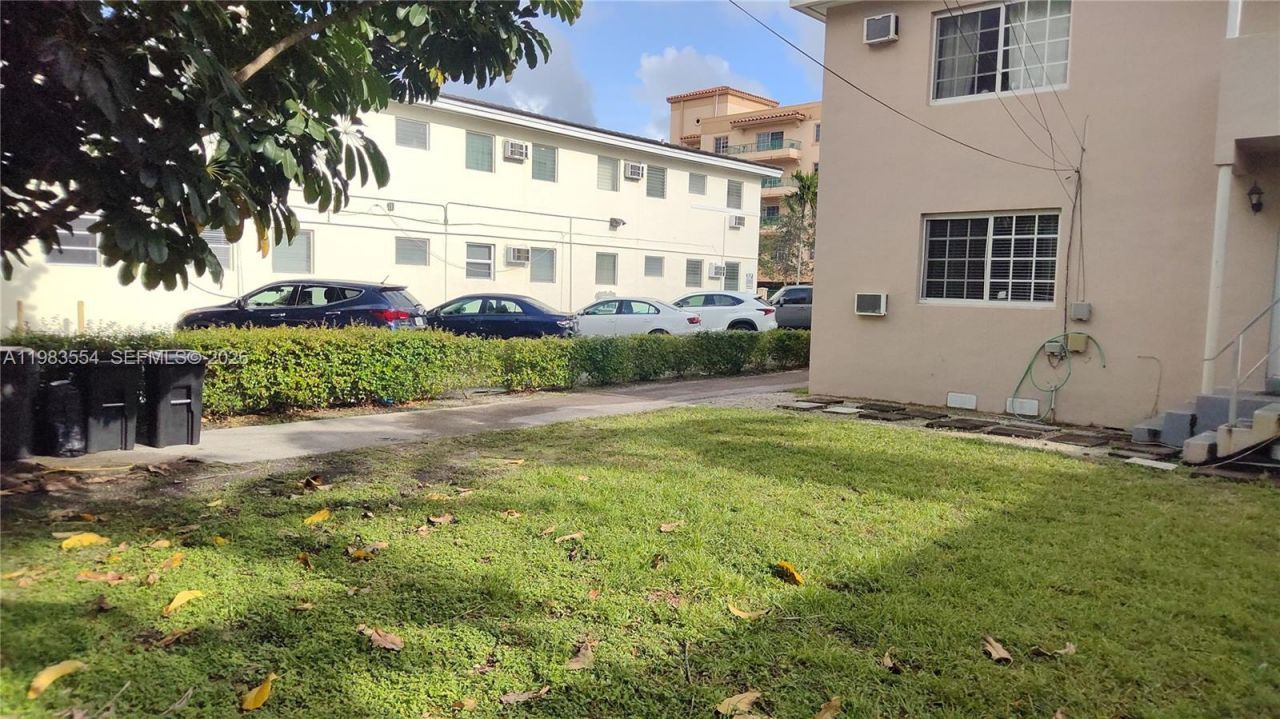 233 Madeira Ave, Unit 1, Coral Gables, FL 33134 Photo