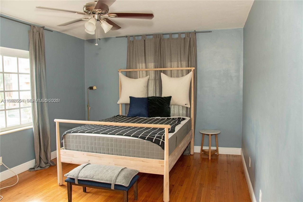 233 Madeira Ave, Unit 1, Coral Gables, FL 33134 Photo