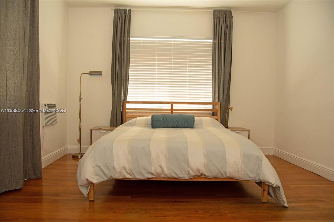 233 Madeira Ave, Unit 1, Coral Gables, FL 33134 Photo