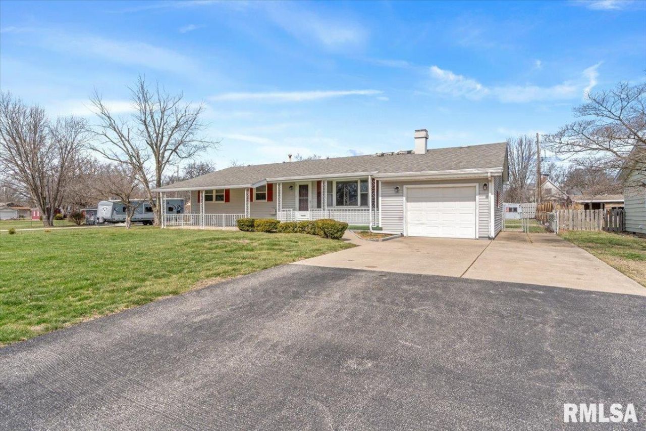 139 Willow Road, Rochester, IL 62563 Main Photo