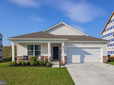 2011 PAPERBACK WAY, YORK, PA 17408