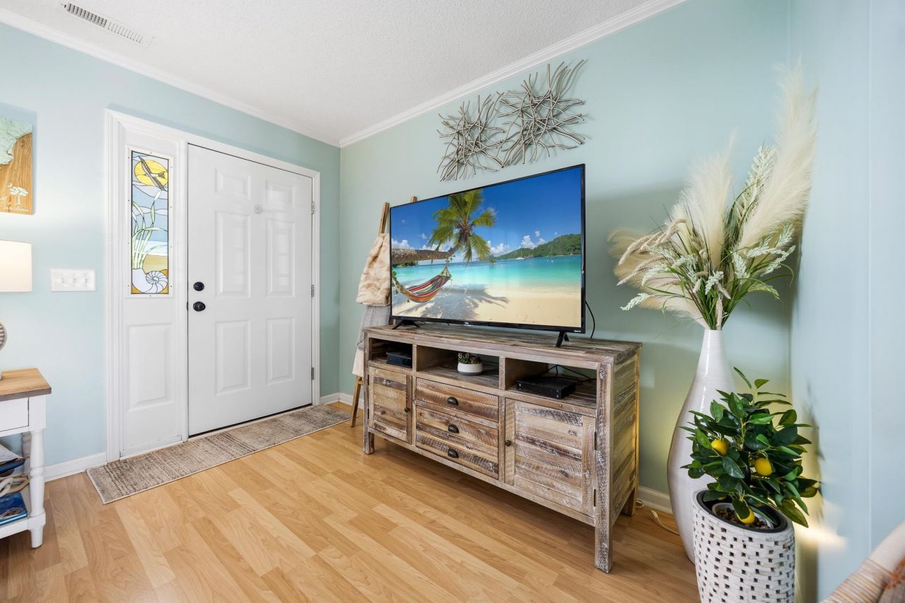 103 Barnwell St. Photo 9