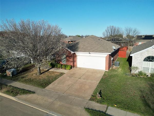 6436 Waterhill Lane, Fort Worth, TX 76179