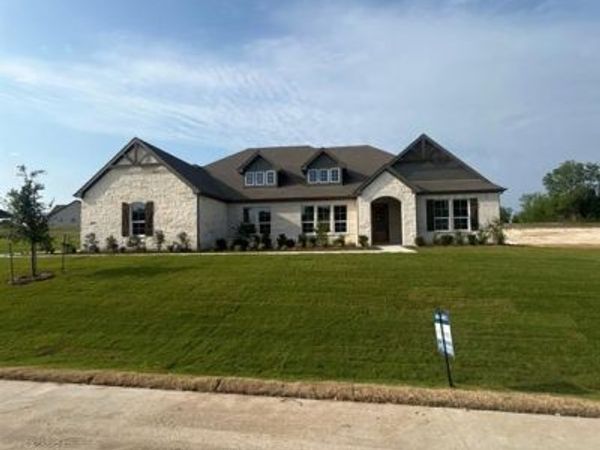 1000 Perrin Lane, Van Alstyne, TX 75495