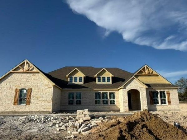 1000 Perrin Lane, Van Alstyne, TX 75495