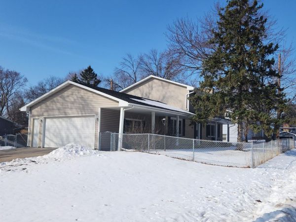 9001 42nd Avenue N, New Hope, MN 55427