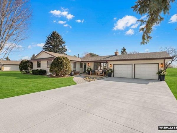 9717 Toledo Road, Bloomington, MN 55437