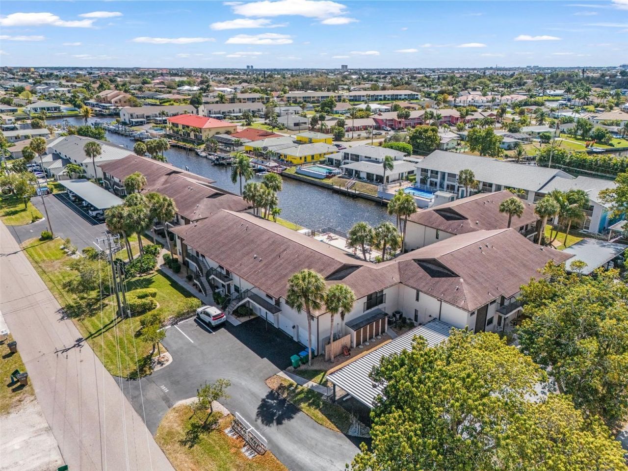 3935 Country Club Boulevard , Unit 17, Cape Coral, FL 33904 Photo