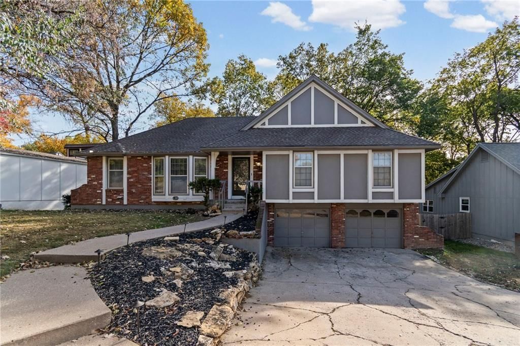 523 Lancelot Drive, Liberty, MO 64068 Main Photo