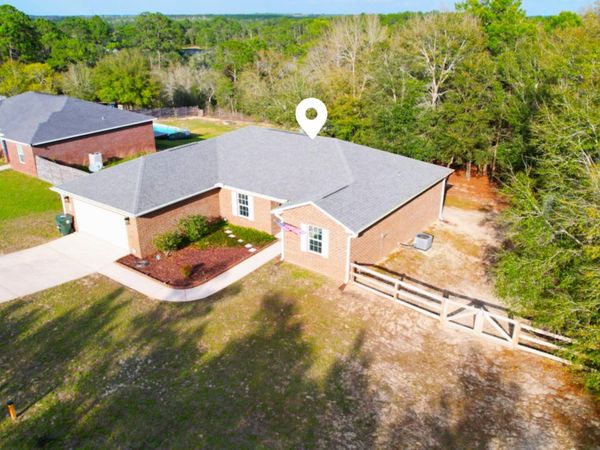 41 S Hidden Lakes Trail, DeFuniak Springs, FL 32433