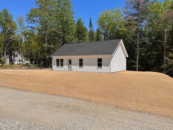 15 Hemlock Lane, Pittston, ME 04345