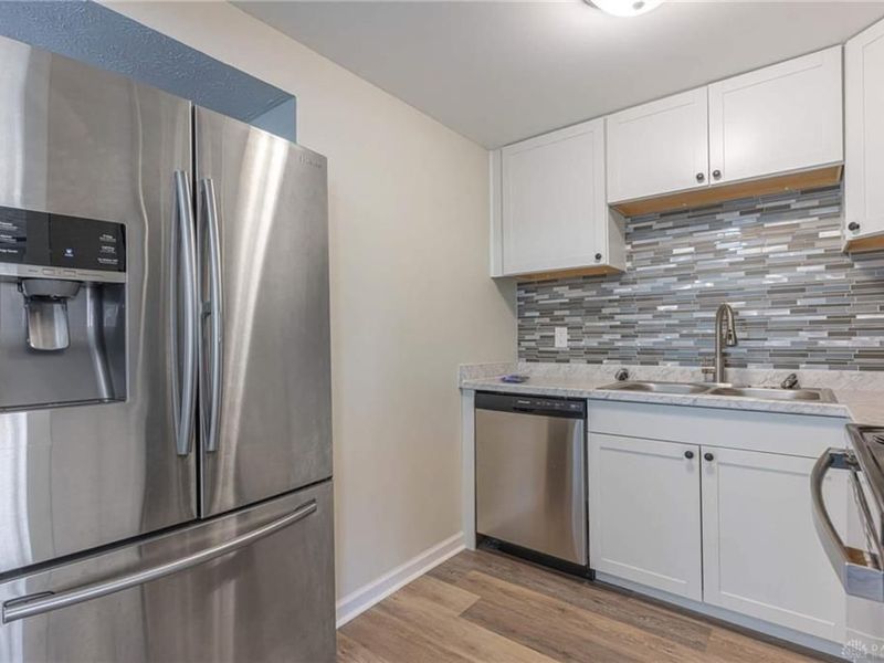 5572 Shady Oak Street, Huber Heights, OH 45424 Photo 12