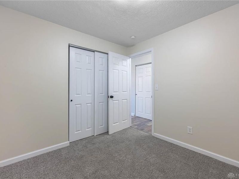 5572 Shady Oak Street, Huber Heights, OH 45424 Photo 14