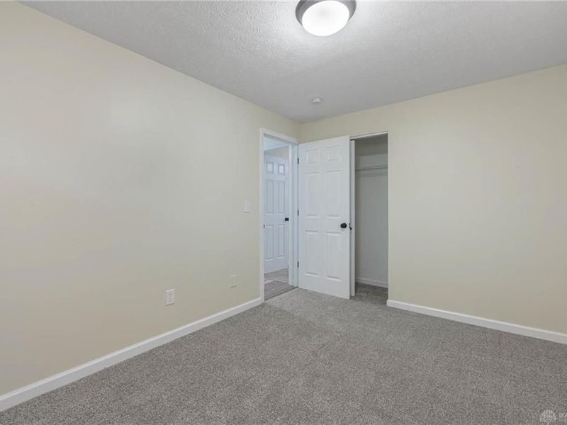 5572 Shady Oak Street, Huber Heights, OH 45424 Photo 17