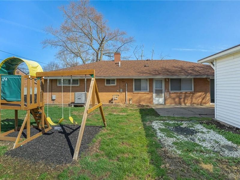 5572 Shady Oak Street, Huber Heights, OH 45424 Photo 25