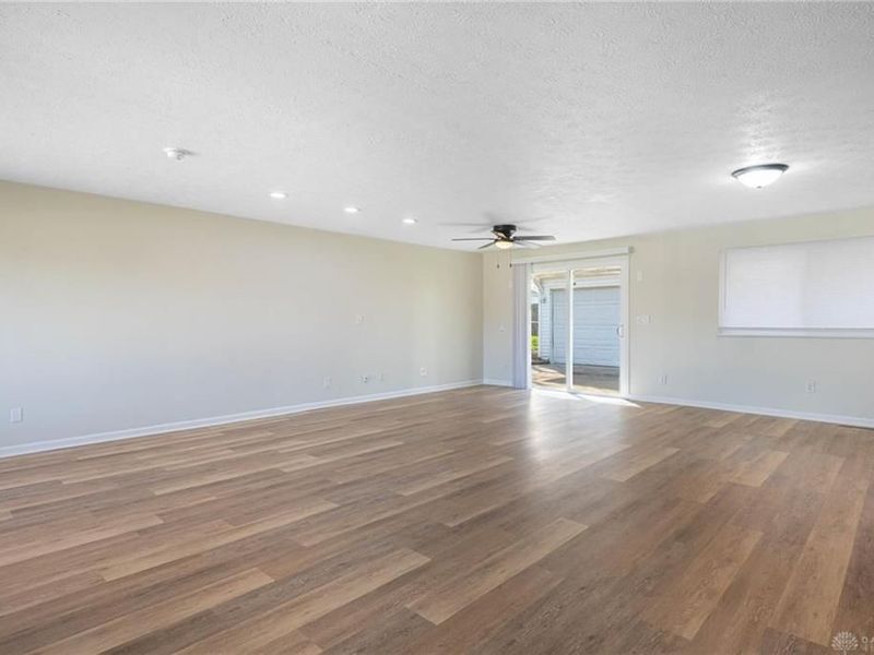 5572 Shady Oak Street, Huber Heights, OH 45424 Photo 5