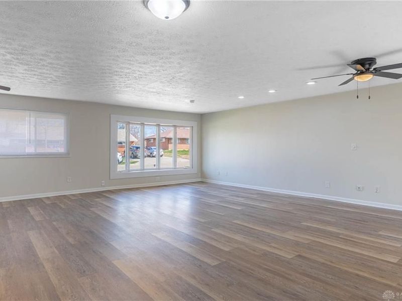 5572 Shady Oak Street, Huber Heights, OH 45424 Photo 8