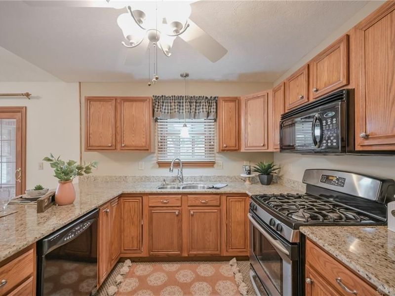 1812 Willow Lakes Drive, Springfield, OH 45502 Photo 26