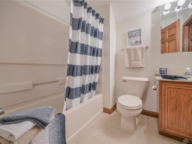 1812 Willow Lakes Drive, Springfield, OH 45502 Photo 33