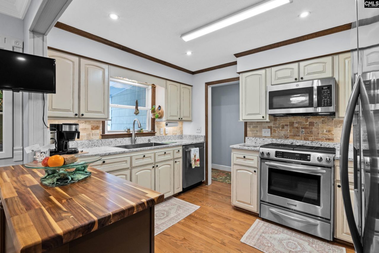 4661 Sylvan Drive  Photo 10