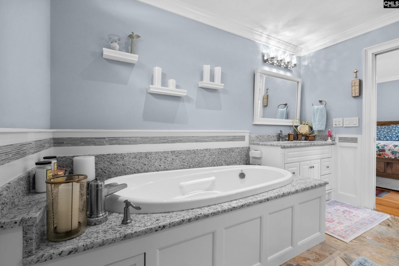 4661 Sylvan Drive  Photo 17