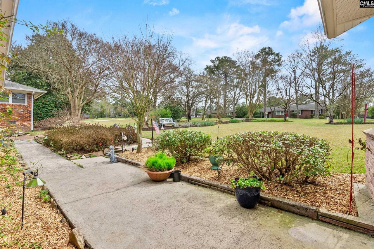 4661 Sylvan Drive  Photo 4