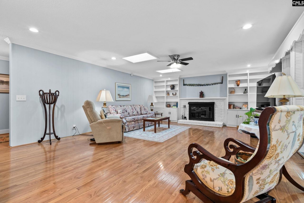 4661 Sylvan Drive  Photo 6