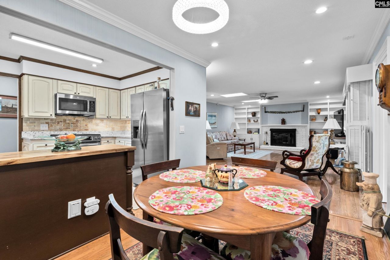 4661 Sylvan Drive  Photo 9