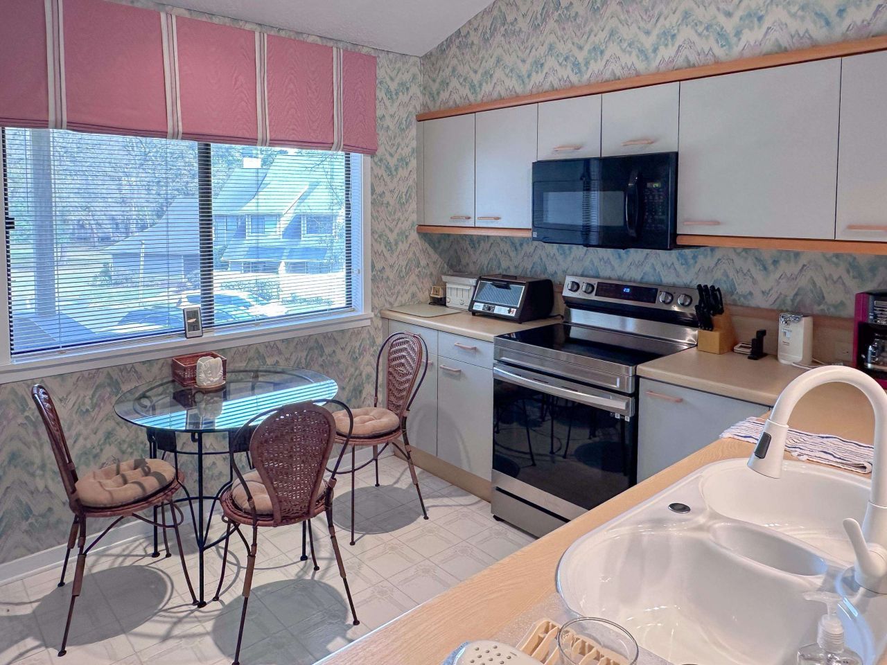 230 Westleton Dr. Photo 18